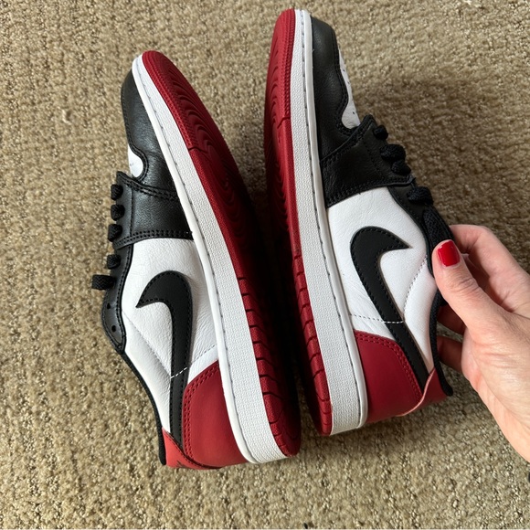 Air Jordan 1 low red and black 6.5 - Picture 7 of 10